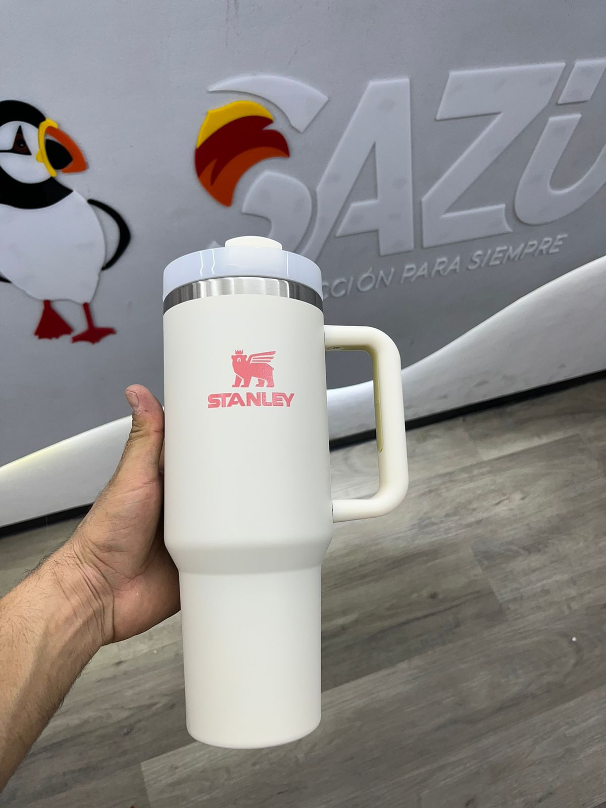 Vista 7 de TERMO STANLEY QUENCHER CREMAS - COLOR: CREMA/LILA